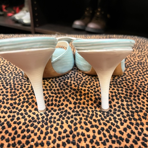 100% authentic DIOR baby blue slides - Picture 2 of 5